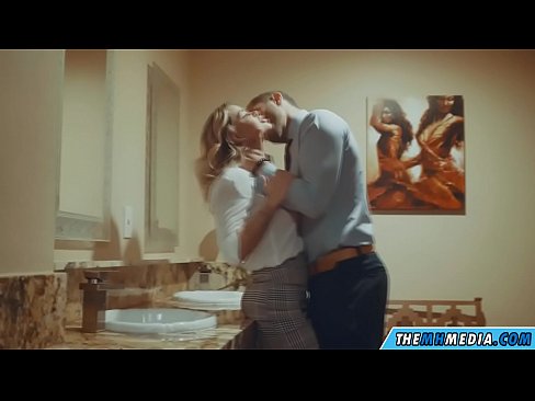 ❤️ Ke hoʻowalewale ʻia ʻoe e kahi blonde busty i kahi lumi hoʻomaha ākea Russian porn iā mākou haw.risegame.top